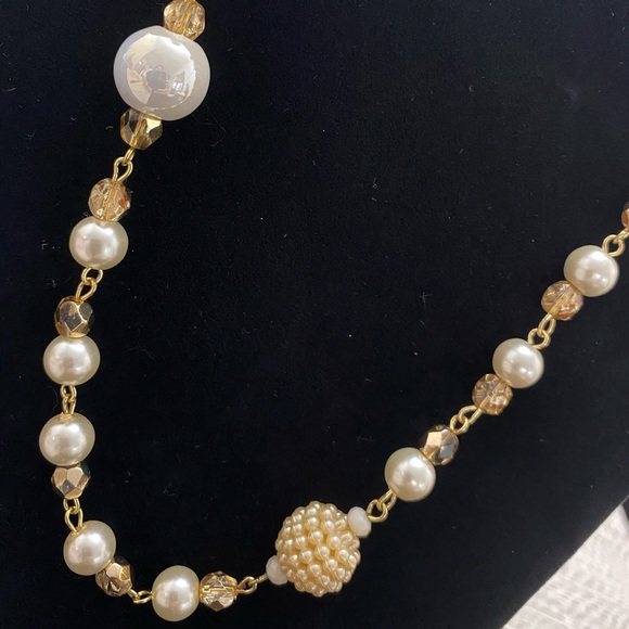 J: Pearl Necklace - Picture 10 of 10